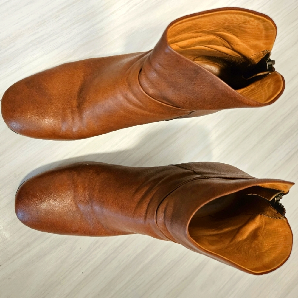 Gidigio Ankle Boots